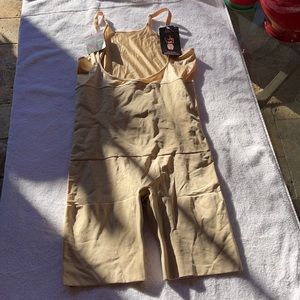 Maidenform Body shaper shapewear large